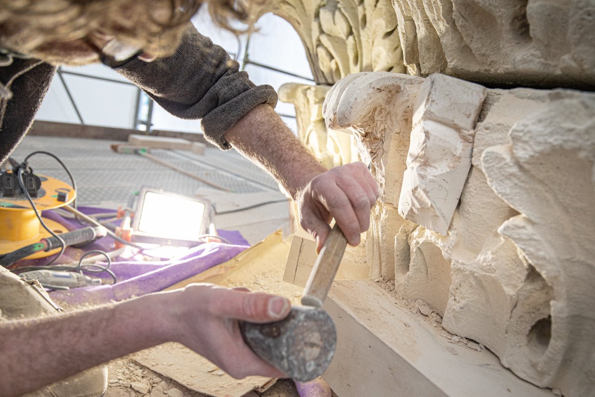 Découvrez quelques images de la #restauration de la #PortedeMars. Pour redonner toute sa splendeur à cet édifice romain du IIIe siècle, plus de 18 mois de #travaux ont été nécessaires. Si des parties restaurées sont déjà visibles, le chantier sera totalement terminé fin juin.