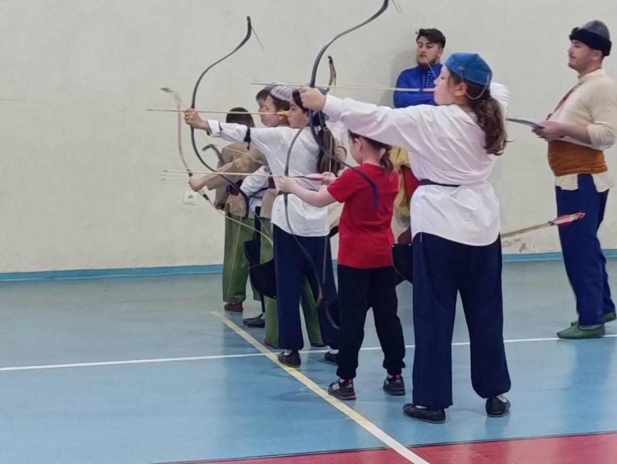 23 Nisan Ulusal Egemenlik ve Çocuk Bayramı kapsamında Geleneksel Türk Okçuluğu Turnuvası ve Atletizm Müsabakaları düzenlenmiştir. Derece elde eden ve katılım sağlayan tüm öğrencilerimizi, öğretmenlerimizi ve okul idarecilerimizi tebrik eder, başarılarının devamını dileriz.