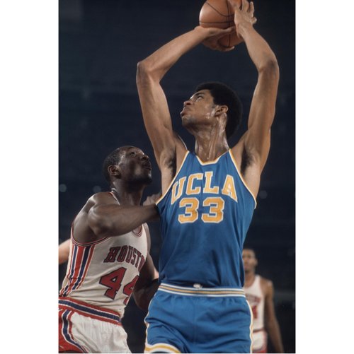 UCLA’s Kareem Abdul-Jabbar, then known as Lew Alcindor, in the post against Elvin Hayes of Houston during a game at the Astrodome. 

Houston, Texas.
January 20, 1968.

#NeilLeifer #Basketball #Basketball #KareemAbdulJabbar