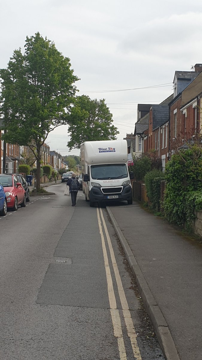 This is a parallel universe where people belong on roads and vehicles belong on pavements. 

Howard St

#pavementsareforpeople
#antisocialparking
#banpavementparking