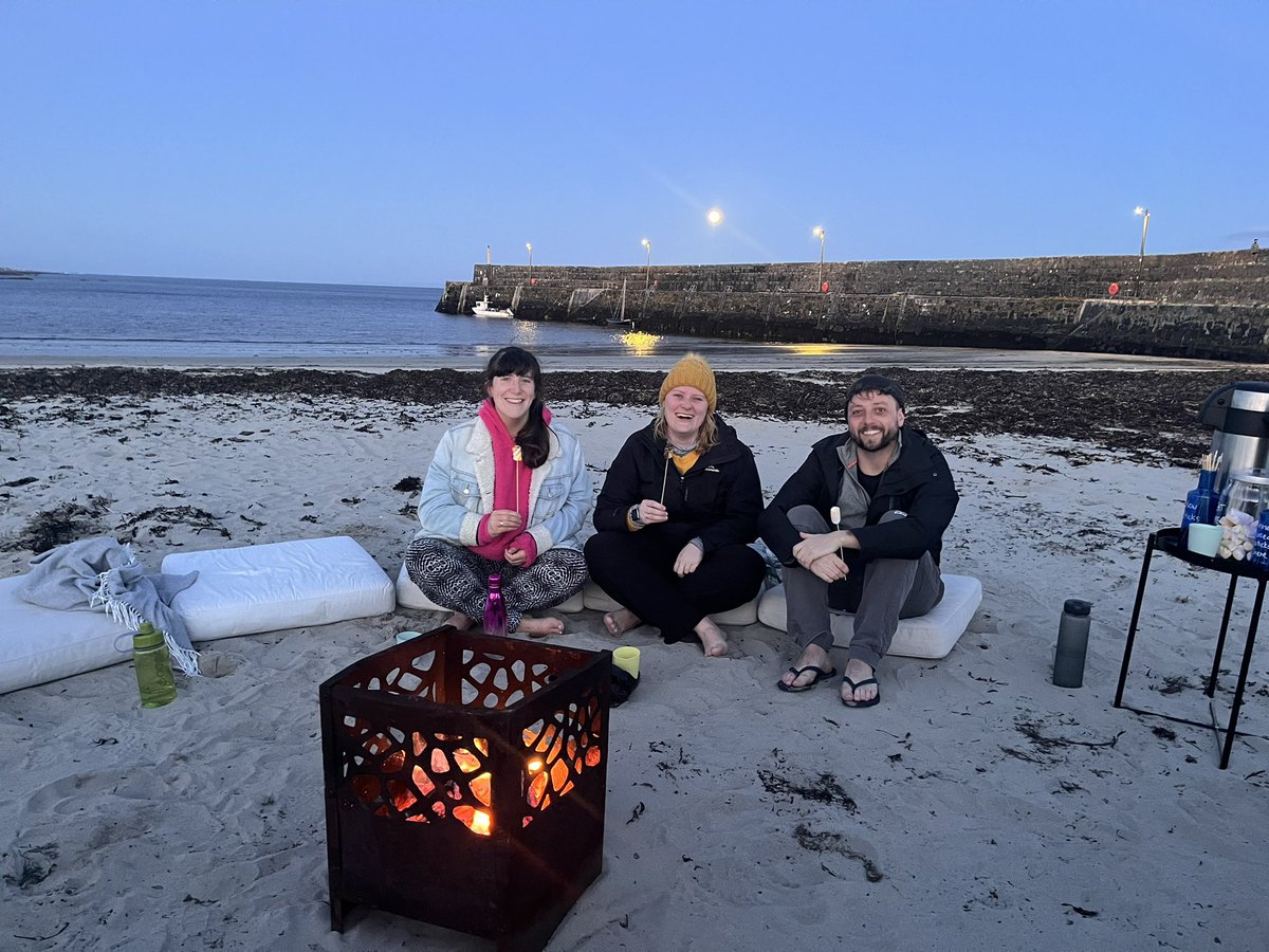 Three happy heads howling at the Pink Moon at Driftwood Sauna in An Spidéal last night moon 🌕 Someday I WILL get a decent photo of the moon. Yesterday was not that day 😅 #fullmoon #sauna #galway