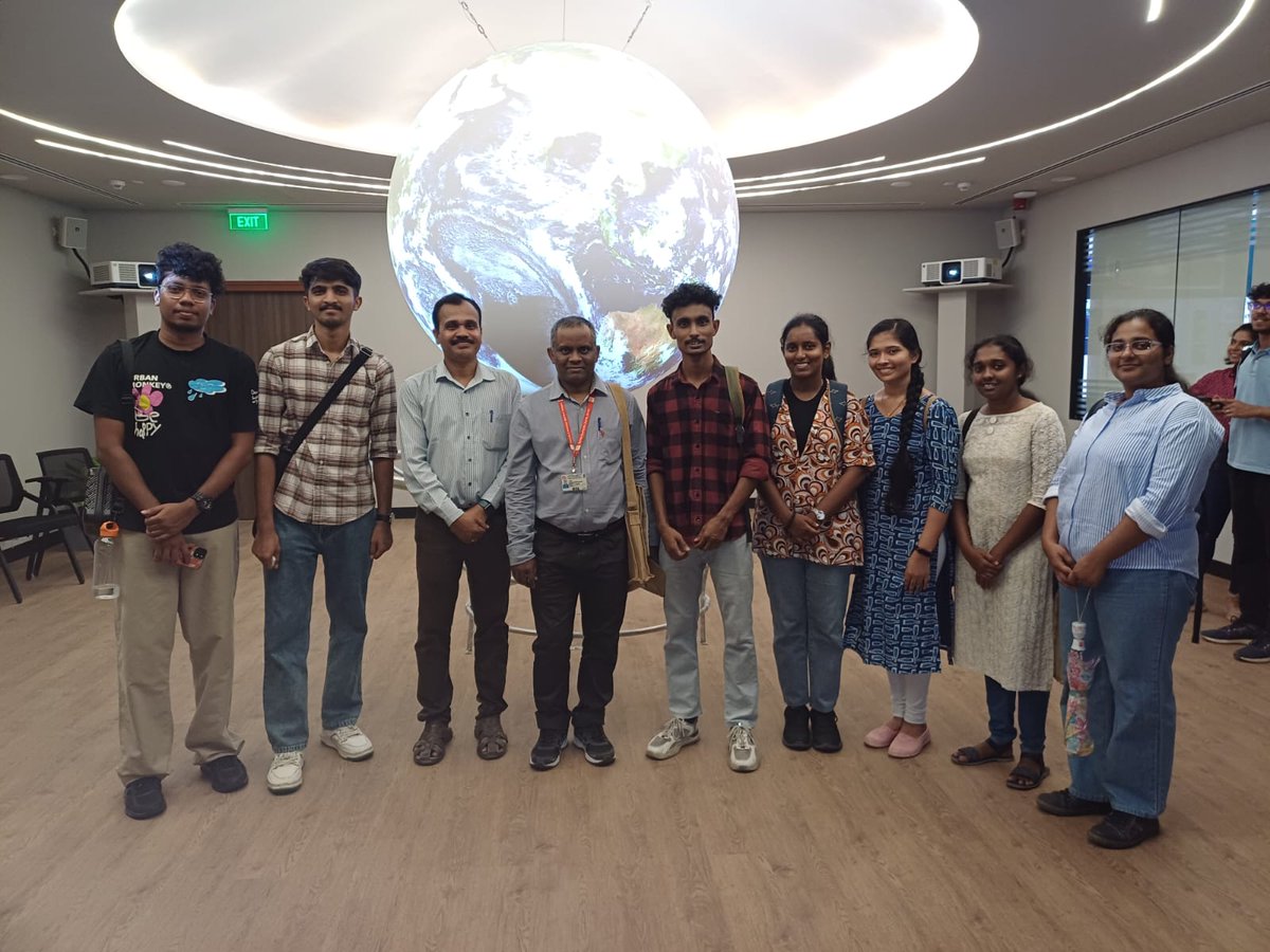incoismoes's tweet photo. A batch of https://t.co/SekCIDzx6j. students from #CEOAS, University of Hyderabad visited #INCOISHyd, embracing hands-on learning and expanding their horizons in marine science & ecosystem dynamics for a deeper understanding of our Oceans.
#SynOPS #OceanScience #OceanLiteracy https://t.co/AzetcROGSp
