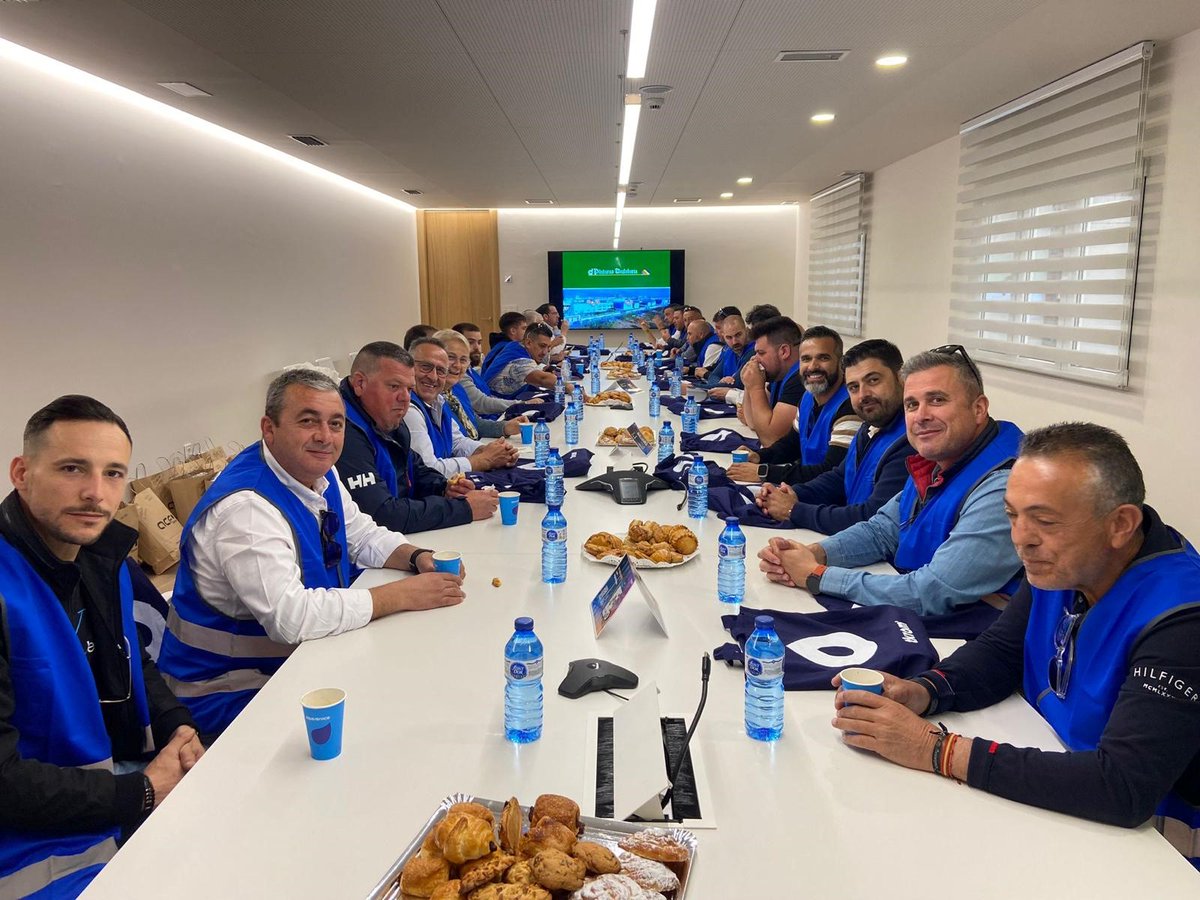 Hace unos días visitamos las instalaciones de la fábrica de nuestra marca Pinturas Tkrom junto a un grupo de clientes😊
Fue una oportunidad para conocer como nacen y se fabrican las pinturas que usan a diario.
Dos días intensos con formaciones, aprendizaje y  mucha convivencia👏
