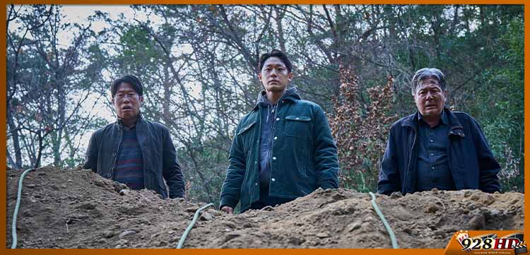 movie928hd's tweet photo. #Exhuma #ขุดมันขึ้นมาจากหลุม มาร่วมกันแก้ไขเหตุการณ์ความลึกลับ ที่เกิดขึ้นกับตระกูลชาวเกาหลีในอเมริกา ในหนังเกาหลีใหม่ที่นำแสดงโดย #KimGoEun #LeeDoHyun
ดูหนังฟรีคลิก 👉 https://t.co/hQbJObnhH8
#exhumath #หนังใหม่ #แนะนําหนัง #รีวิวหนัง #หนังน่าดู #928hd https://t.co/ejYy45GY2F