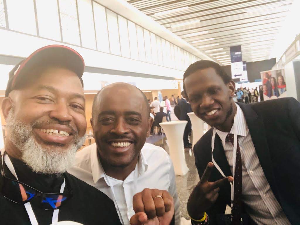 iloveblackppl_'s tweet photo. Joining the I❤️Black People movement is the way to go in the Pan-African world.
Join us to help protect Black people
From racism and xenophobia here: https://t.co/eWWfA0Kjug
#NoToXenophobia #nomore #Blacklove #NoToracism #Protectblackpeople #iloveBlackpeople https://t.co/363GCOzekT