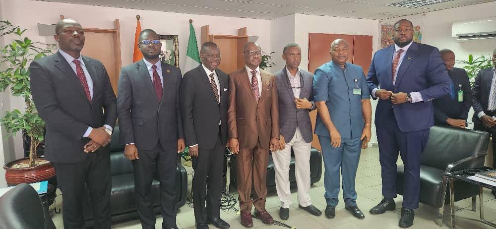 CoteAbuja's tweet photo. Son Excellence Monsieur TRAORE Kalilou,
Ambassadeur de Côte d'Ivoire au Nigeria a été reçu en audience, ce mercredi 24 avril 2024, par l‘Honorable  Ministre du Territoire de la capitale fédérale (FCT) du Nigéria, Monsieur Ezenwo Nyesom Wike. https://t.co/DYkqva4vTX