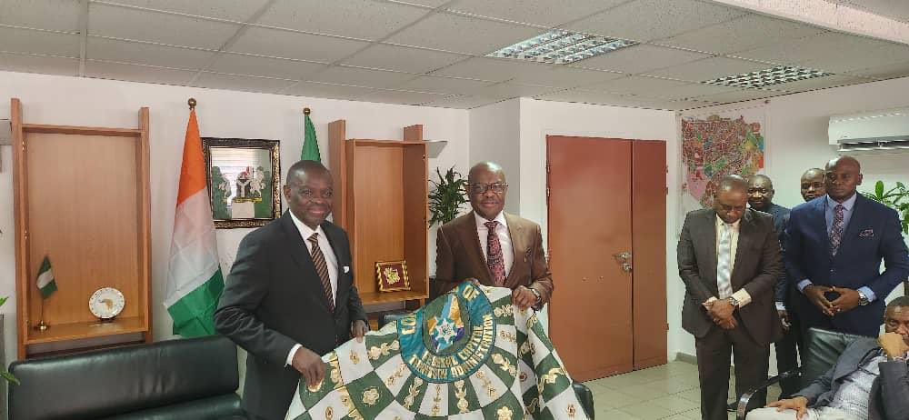 CoteAbuja's tweet photo. Son Excellence Monsieur TRAORE Kalilou,
Ambassadeur de Côte d'Ivoire au Nigeria a été reçu en audience, ce mercredi 24 avril 2024, par l‘Honorable  Ministre du Territoire de la capitale fédérale (FCT) du Nigéria, Monsieur Ezenwo Nyesom Wike. https://t.co/DYkqva4vTX