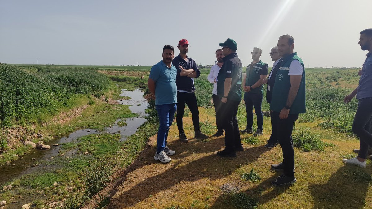 dsi_15_blgmd's tweet photo. Bölge Müdürümüz Ali Naci Kösalı ve beraberindeki teknik heyet ile birlikte yapımına devam edilen Mardin Depolaması Cazibe Sulaması işi kapsamında şantiye ve inşaat alanında incelemelerde bulundu. https://t.co/iA72vAfISH