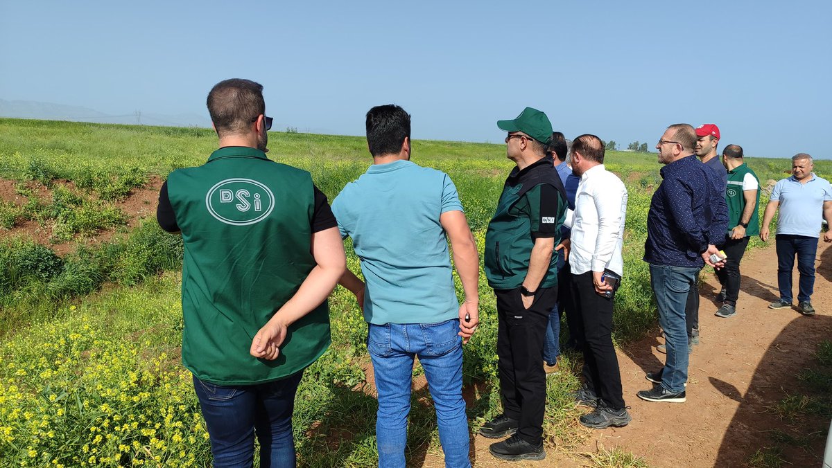 dsi_15_blgmd's tweet photo. Bölge Müdürümüz Ali Naci Kösalı ve beraberindeki teknik heyet ile birlikte yapımına devam edilen Mardin Depolaması Cazibe Sulaması işi kapsamında şantiye ve inşaat alanında incelemelerde bulundu. https://t.co/iA72vAfISH