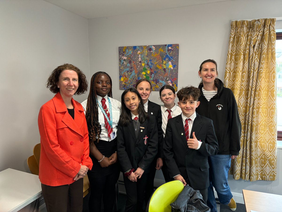 Anneliese Dodds (@anneliesedodds) on Twitter photo Wonderful to join House Leaders from <a href="/GreyfriarsOx/">Greyfriars Catholic School</a> in visiting @emmausoxford1 recently. Everyone deserves the dignity and security of a good home. Emmaus do fantastic work supporting those experiencing homelessness. Wonderful to join House Leaders from <a href="/GreyfriarsOx/">Greyfriars Catholic School</a> in visiting @emmausoxford1 recently. Everyone deserves the dignity and security of a good home. Emmaus do fantastic work supporting those experiencing homelessness.