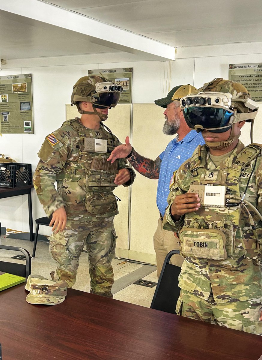 After fielding IVAS 1.0 systems to TRADOC Soldiers at the Maneuver Center of Excellence, a team from AFC @SL_CFT IVAS Program Manager conducted initial New Equipment Training to prepare new users to serve as trainers. #ForgeTheFuture #TomorrowIsWorthProtecting