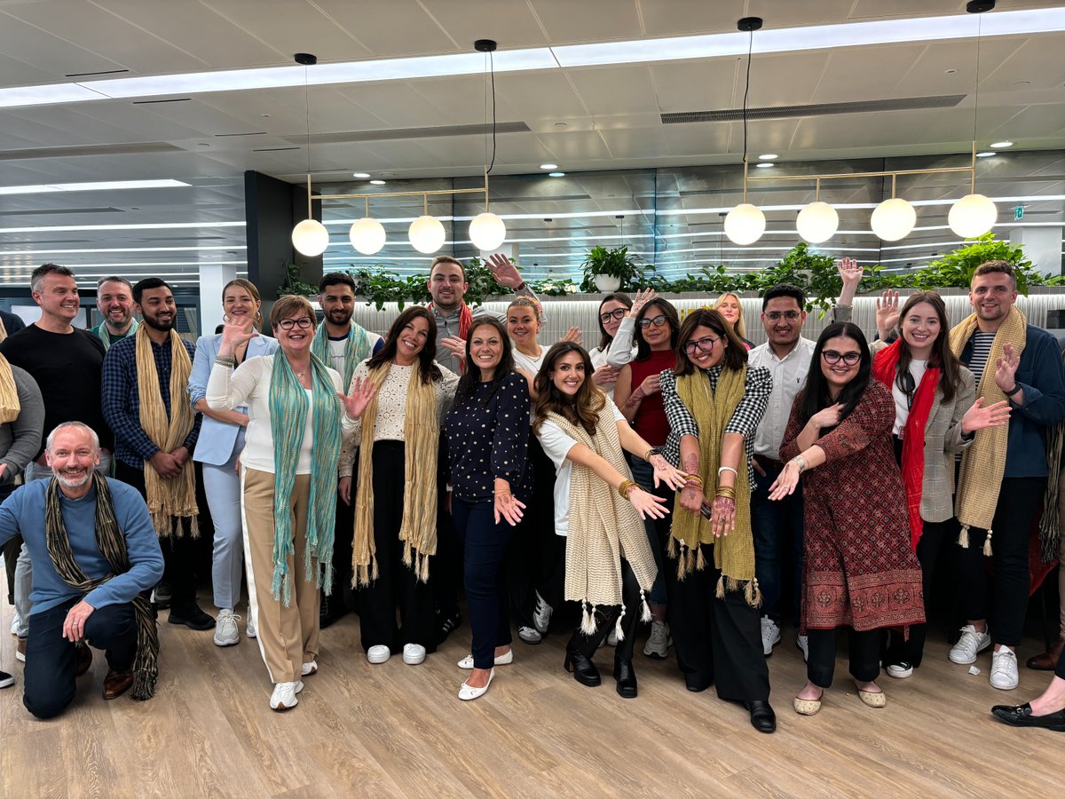 GSMA's tweet photo. Eid Mubarak from our #GSMA London office! ✨

Last week we celebrated the end of Ramadan with lot's of lovely food, henna and traditional scarves and bangles with our employees 🌟 https://t.co/tz58hmmLXY