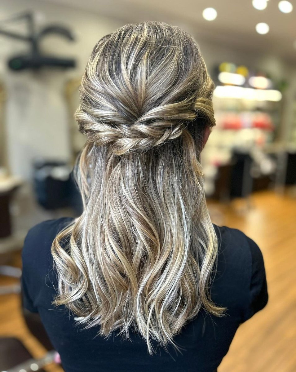 Gorgeous twisted updo by our senior stylist Louisa, perfect for weddings, proms, and special occasions!
#hairup #hairupdo #blondebalayage #aveda #avedaartist #avedasalon #avedastylist #avedaproducts #kerastase #kerastasetransforms #robinjamesdorchester #robinjamessherborne