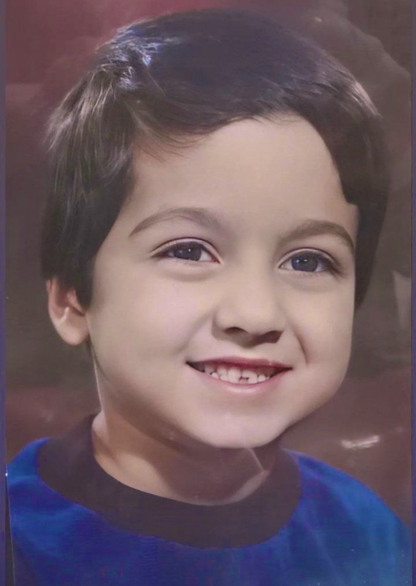 yarrahimehdi's tweet image. خبر حکم اعدام #توماج_صالحی 
از فرط بی بنیادی به کمدی سیاه می‌ماند.

برادرم را بدون قید و شرط آزاد کنید که دود این آتش چشمانتان را خواهد سوزاند.

#مهسا_امینی