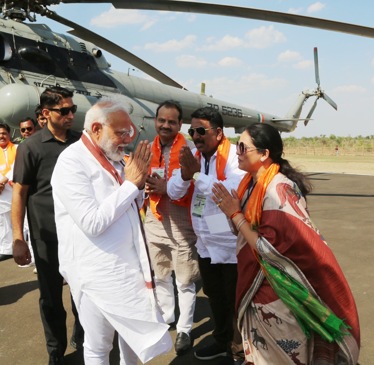 ParulSahuKeshri's tweet photo. Welcomed Rastra Sewak Respected @narendramodi ji . https://t.co/E90eCvQS6R