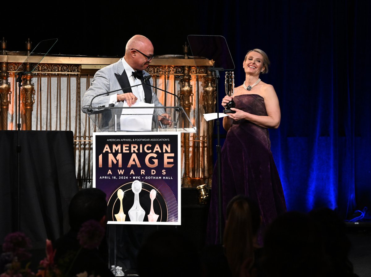 apparelfootwear's tweet photo. #AmericanImageAwards Person of the Year, Lizanne Kindler, was moved to emotion as she shared the inspiration she finds in those around her and the magic of retail that she internalized at just 11 years old! #Leadership #Confidence #KnitWellGroup @CFDA @seguntheprogram https://t.co/398033taxa