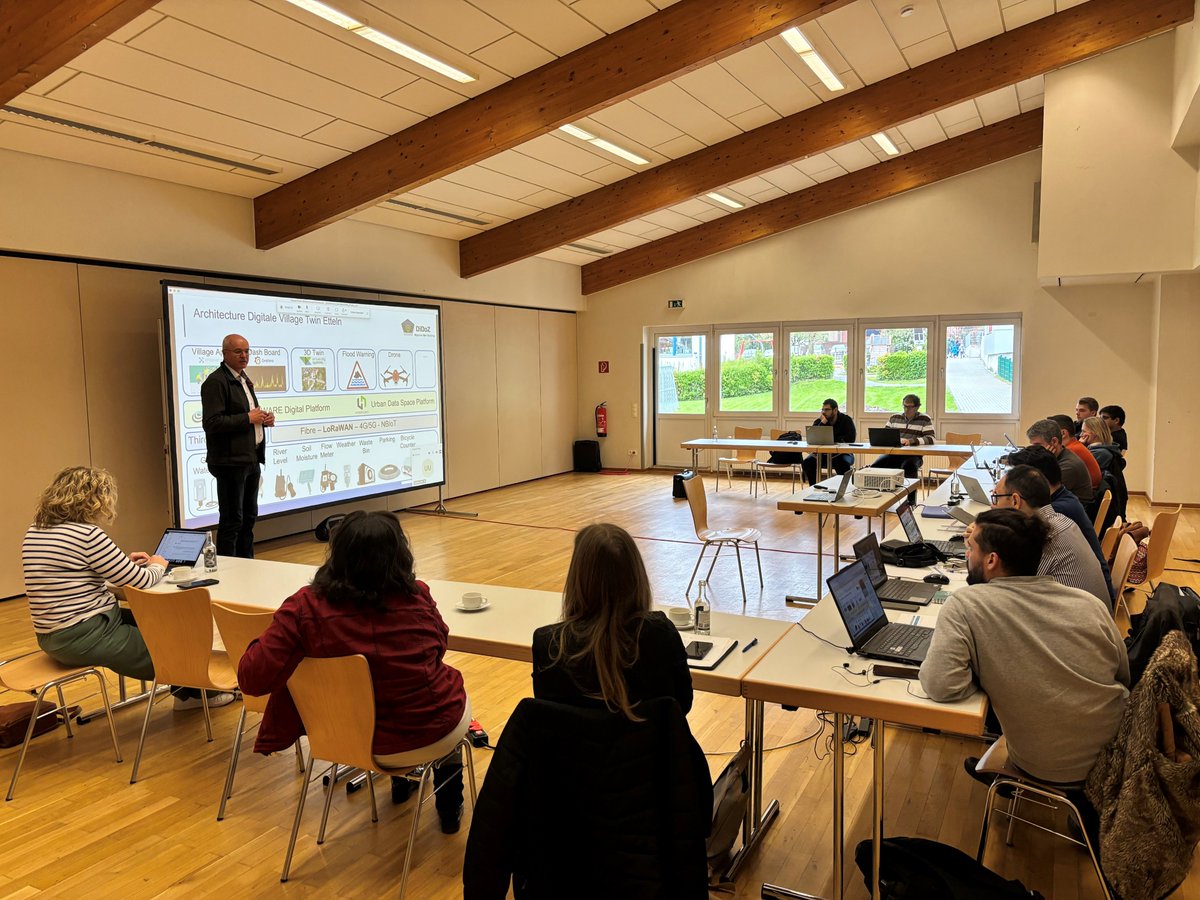 ⏮ Day 2 at WATERVERSE 3rd plenary explored Pilot 2's practical applications & gathered feedback. 💻 Plus, a visit to Heinz Nixdorf Museums showed partners the evolution of computing, from Turing machines to today's tiny CPUs. 👉buff.ly/3w9alml #WATERVERSE_PP2024 #WDME