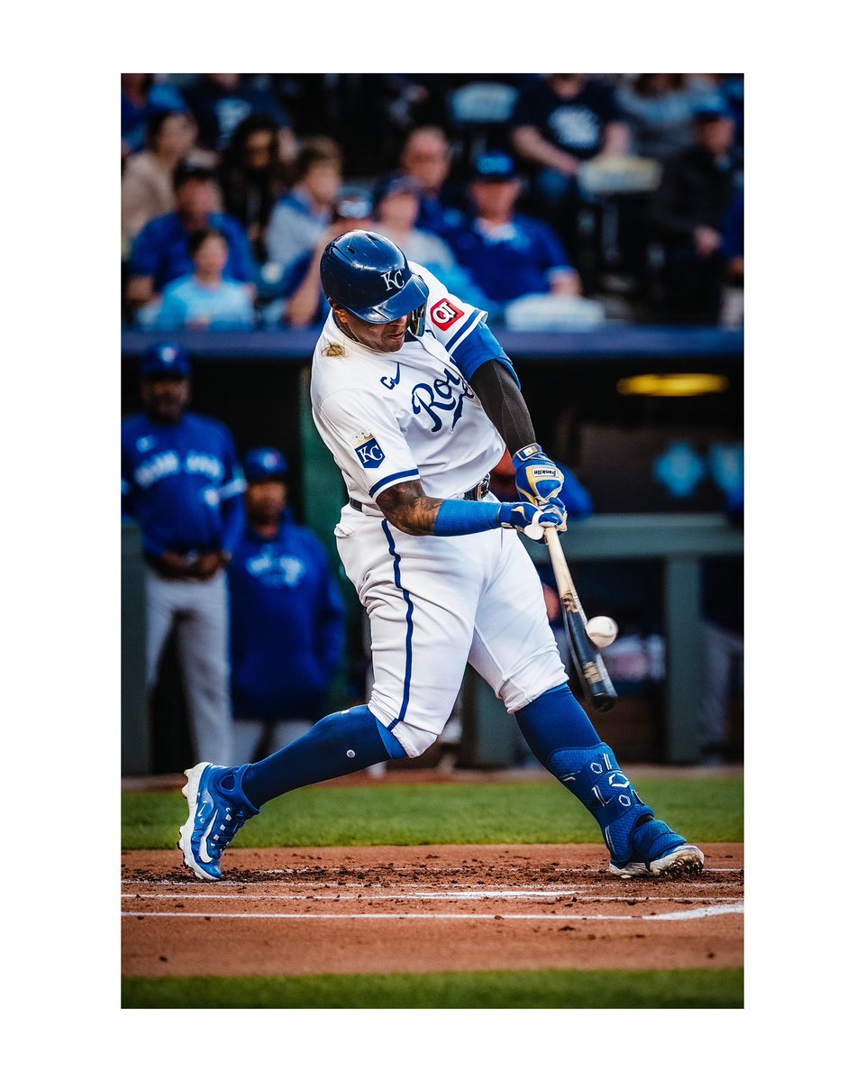 Swinging a round bat to hit a round ball is hard. Really hard. The @Royals captain @SalvadorPerez15 does it pretty well. Two games left in the home stand this week. If you want to watch in person here is a link for discounted tickets. Passcode is: Hanna fevo-enterprise.com/group/Royalsfr…