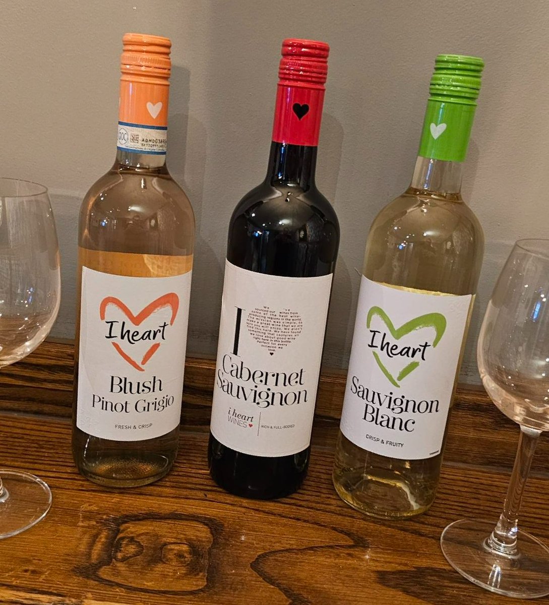 Unwind with a bottle of I Heart wine for just £7.99 this Wine Wednesday! Red, rose, or white – the choice is yours. Don't miss out on this deal to enjoy some quality family time at your favourite pub. #WineWednesday #IHeartWine 🍷🍇💕