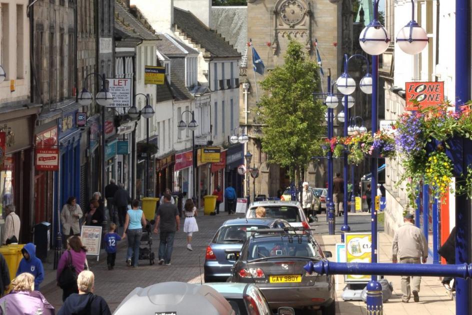 'It doesn't take long to trawl around some of the Facebook forums relating to Dunfermline to find folk criticising the high street ...' dlvr.it/T5xyfF 🔗 Link below