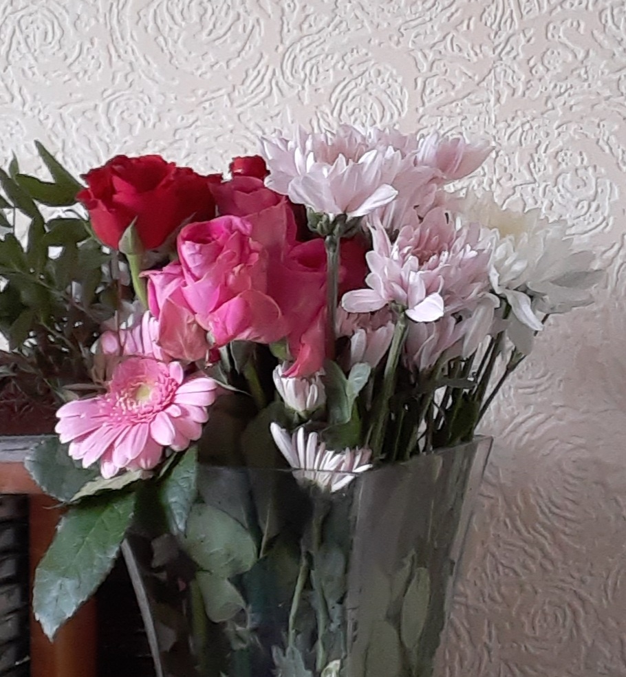 WarphobblerKaz's tweet photo. These are for everyone & anyone who wants or needs them, no matter wherever, whatever, or whoever you may be.
Enjoy!
#creativephotography #stilllife #flowers #floralbouquet #WeeklyFlowers #flowersmatter #FlowersForAll #KazAlexander #SA10.1 https://t.co/3ME0wSavID