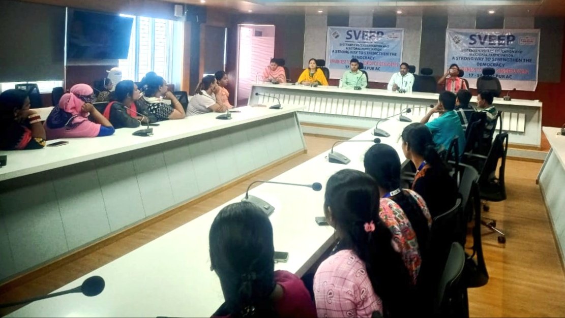 To make this election more inclusive, accessible and participative, a SVEEP program was organised for PwD voters, senior citizens and transgenders at SMC Conference Hall. #ChunavKaParv #DeshKaGarv