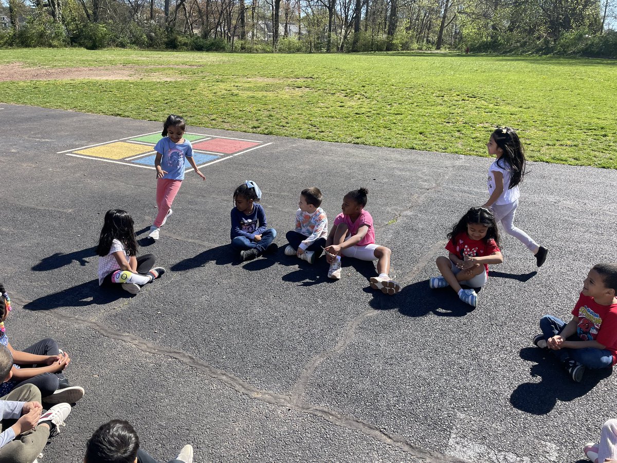 MrsWilhelm's tweet photo. Outside gym days are the BEST days! ☀️
@ParsonsSchool @NBTPreschool 
@nbtschools 
#NBTeamPreschool https://t.co/ebbO8lyv3o