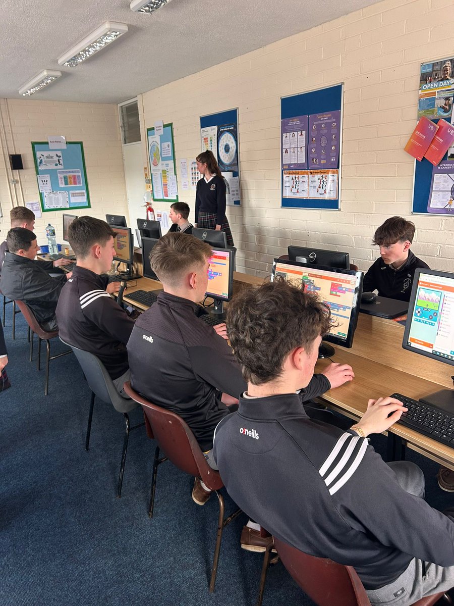 🎮 A huge thank you to the students from @KieransCollege for joining us for an exciting gaming workshop during Computer Science Week 2024! 🚀 Our @MS_eduIRL Dreamspace Ambassadors led an engaging 2-hour session involving @MSMakeCode . #CSWeek2024