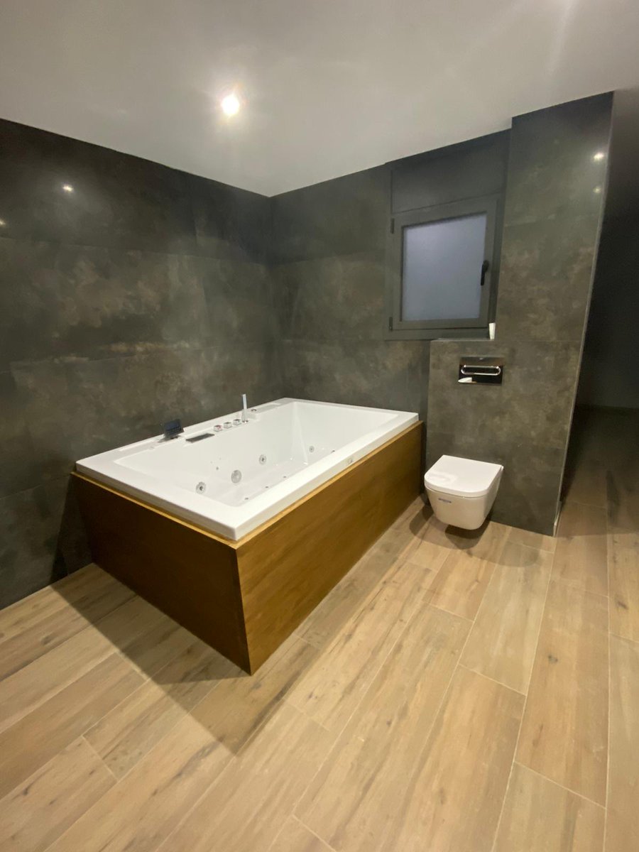 WebHidromasaje's tweet image. Encuentra tu modelo de #bañera #hidromasaje ideal en nuestro sitio web, y disfruta de un baño reformado y adaptado a tus necesidades. bit.ly/2BEUDBB