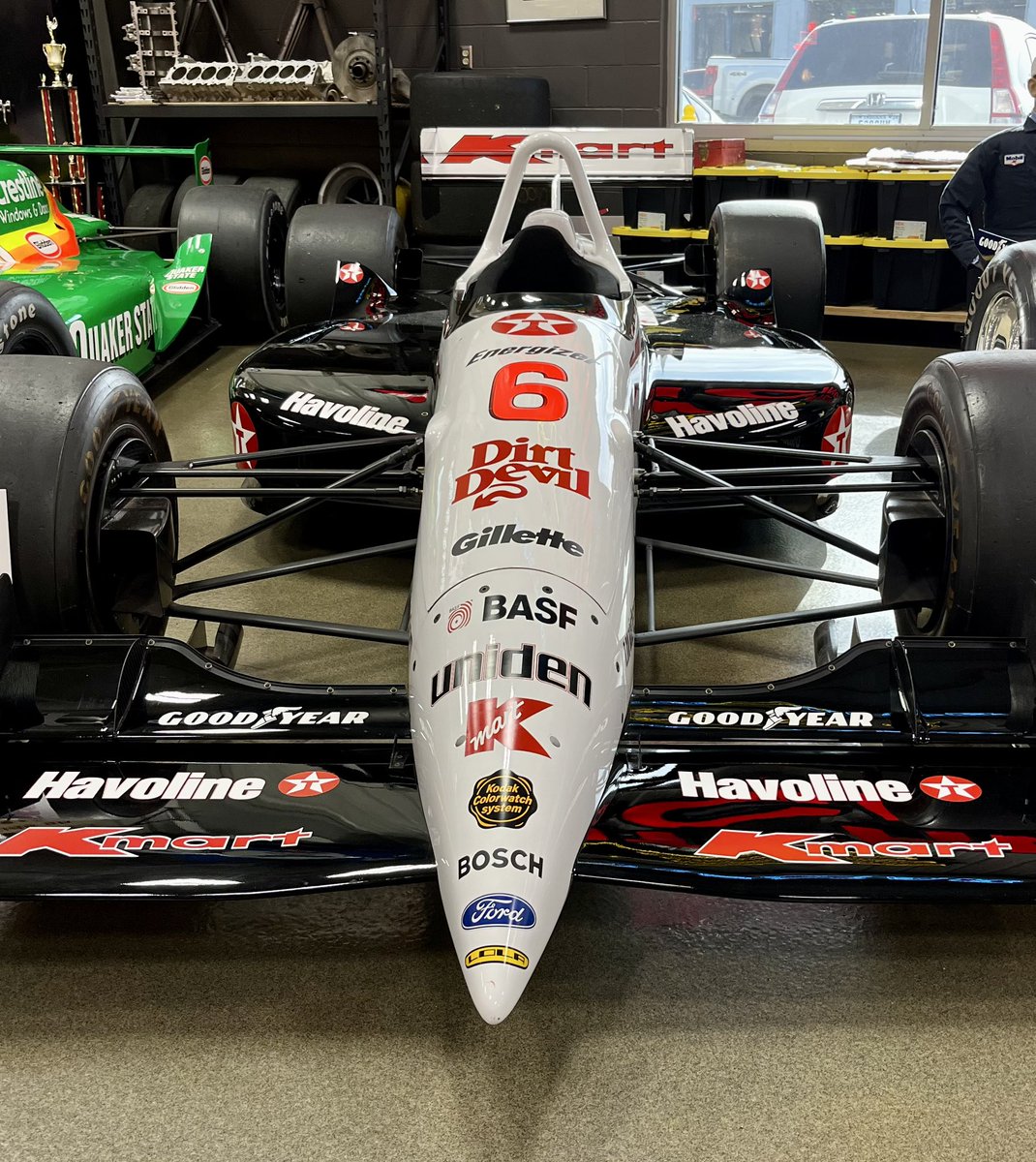 #WingWednesday The beautiful Lola Mario Andretti drove in his final Indy Car season - 1994. 🏁 #MarioAndretti #IndyCar #Legend 📸 MCR