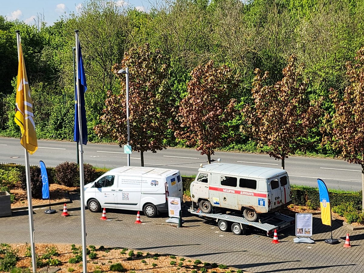 Update #Barwinka 🚑🇺🇦

Während wir uns auf die nächsten Wegstationen #Rheine und #Meerbusch vorbereiten, konnten unser mobiles Mahnmal gestern einen Zwischenstopp auf der #apexconn24 einlegen.

Danke an @DOAGeV für die freundliche Aufnahme!❤️🙏