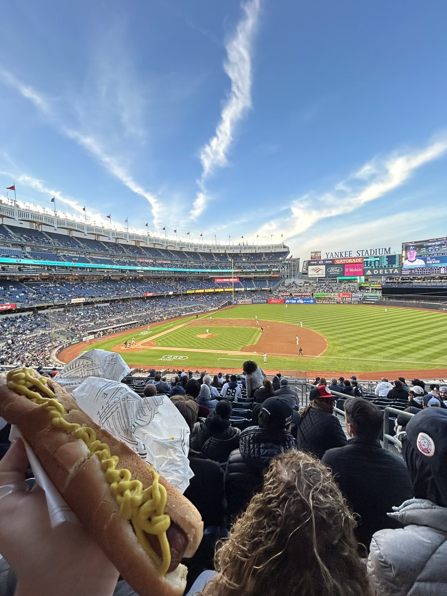 king elisabeth tweet media