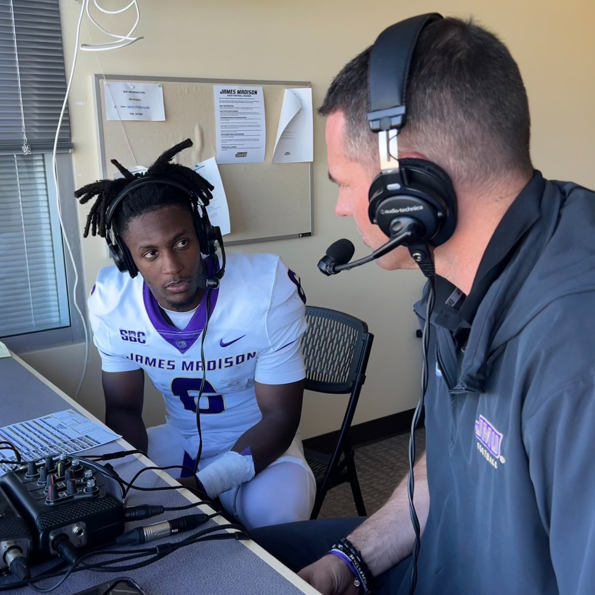 Hear from James Madison RB George Pettaway as he came on my postgame show Saturday. The UNC transfer scored a TD as the offense won the spring game. 🔊 on.soundcloud.com/wCVUfL1UyrUtYw… @JMUFootball | @gpettaway2