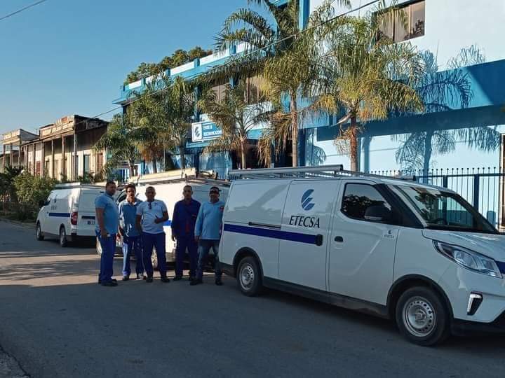 Desde #Guantánamo, deseamos los buenos días. Los trabajadores de #Etecsa listos para la prestación de servicios a nuestra población. #EtecsaTeAcompaña