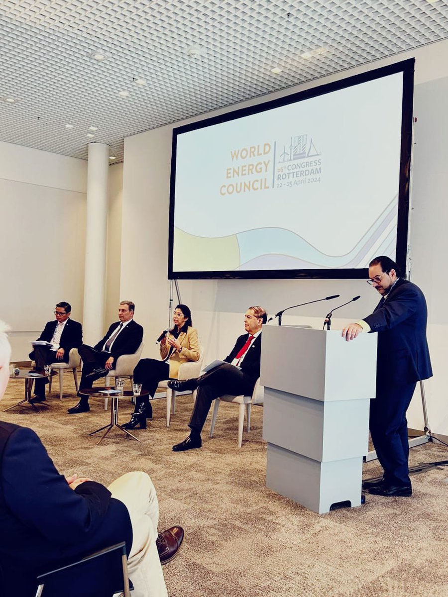 OLACDEORG's tweet image. 🌐 #WEC2024 #RedesigningEnergy
En el side event organizado por OLADE durante el Congreso Mundial de Energía de @WECouncil denominado "La segunda fase de las transiciones energéticas en América Latina y el Caribe - Desafíos y Oportunidades" expusieron:

⚡️ Tomás Rodríguez,