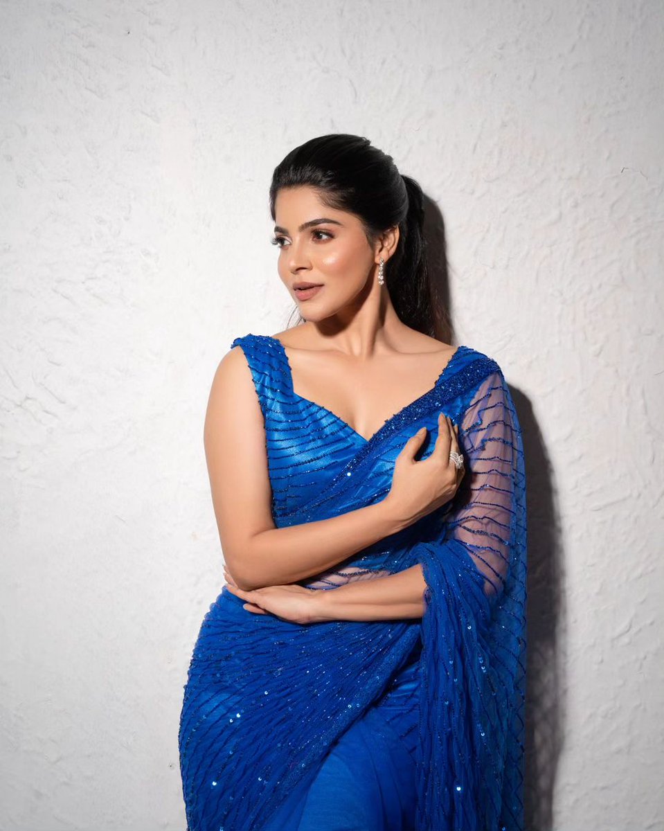 ActrsGallery's tweet photo. #DivyaBharathi https://t.co/3lFf1bUZn4