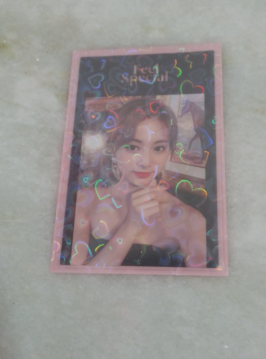 Manu_collector's tweet photo. feedback positivo para a @dhnavyy que me vendeu essa tzuyu, veio tudo certinho e bem protegido, mto obrigada!:) https://t.co/0W0JuH6GJJ