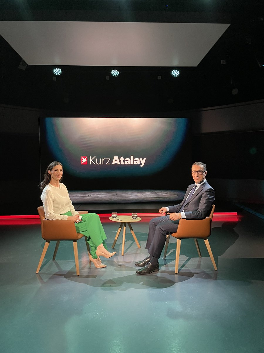 Die PK mit Bundespräsident #Steinmeier und Präsident #Erdoğan gesehen ! Sogar da ist #döner Thema! In diesen Zeiten…wir reden auch drüber, was willste machen….
<a href="/sternde/">stern</a> (have a look) stern.de/politik/cem-oe…