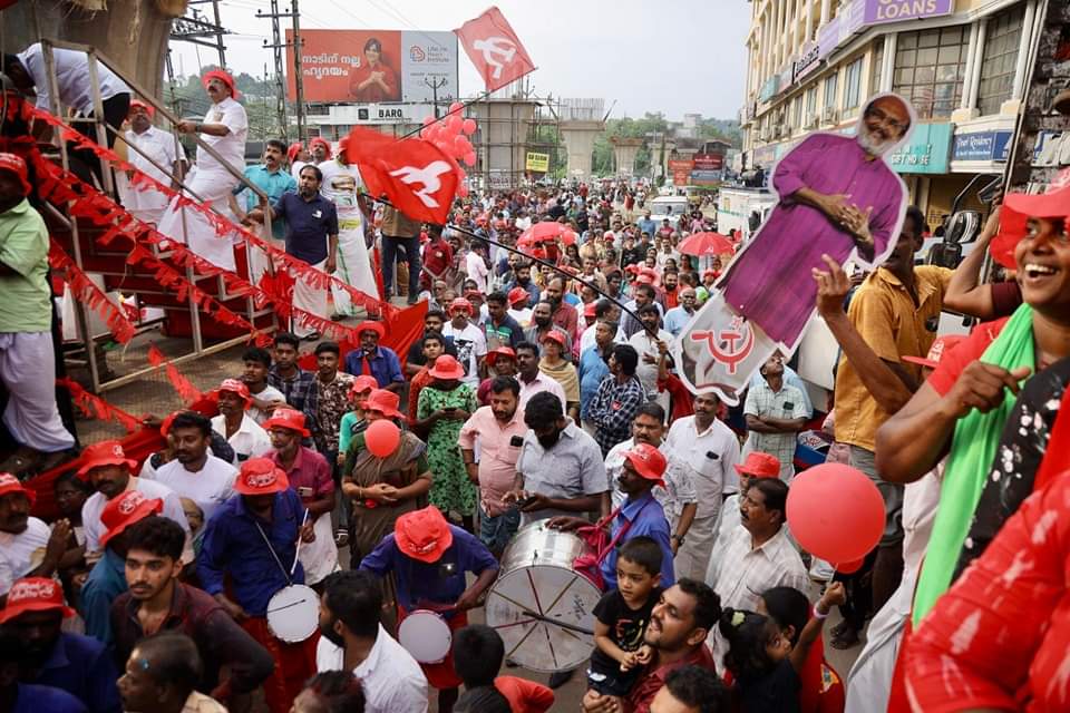 കൊട്ടിക്കലാശം #pathanamthitta 
@drthomasisaac 🚩 @VeenaGeorge03 🚩