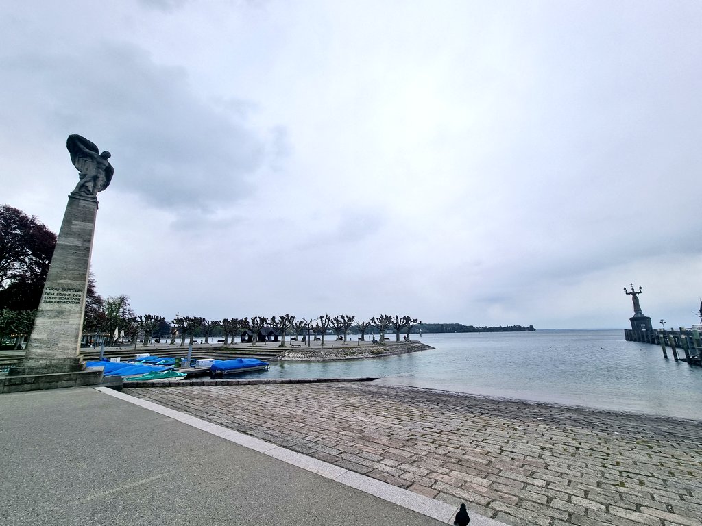 nonstopeurotrip's tweet image. A little walk around the beautiful town and lake #Konstanz 🇩🇪 Wow what a place to live! 🤯 #Interrail #NonstopEurotrip