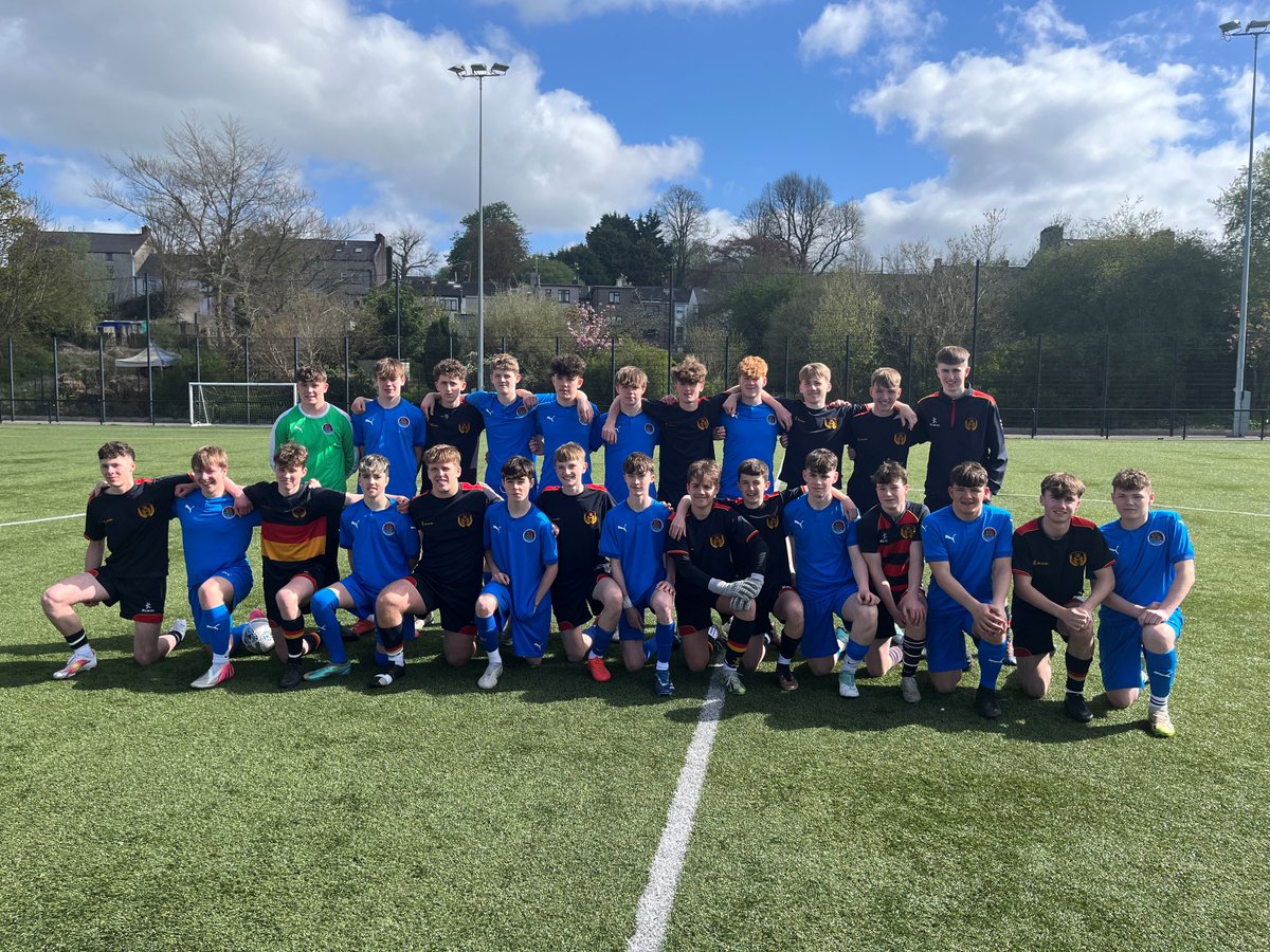 The U 16 boys finished their league campaign today with a draw against the ERGS team. The boys went undefeated with 1 win & 2 draws, only to be narrowly beaten by Enniskillen Royal Grammar with 2 wins & a draw to take the league title. Player of the match, Daire, well done!