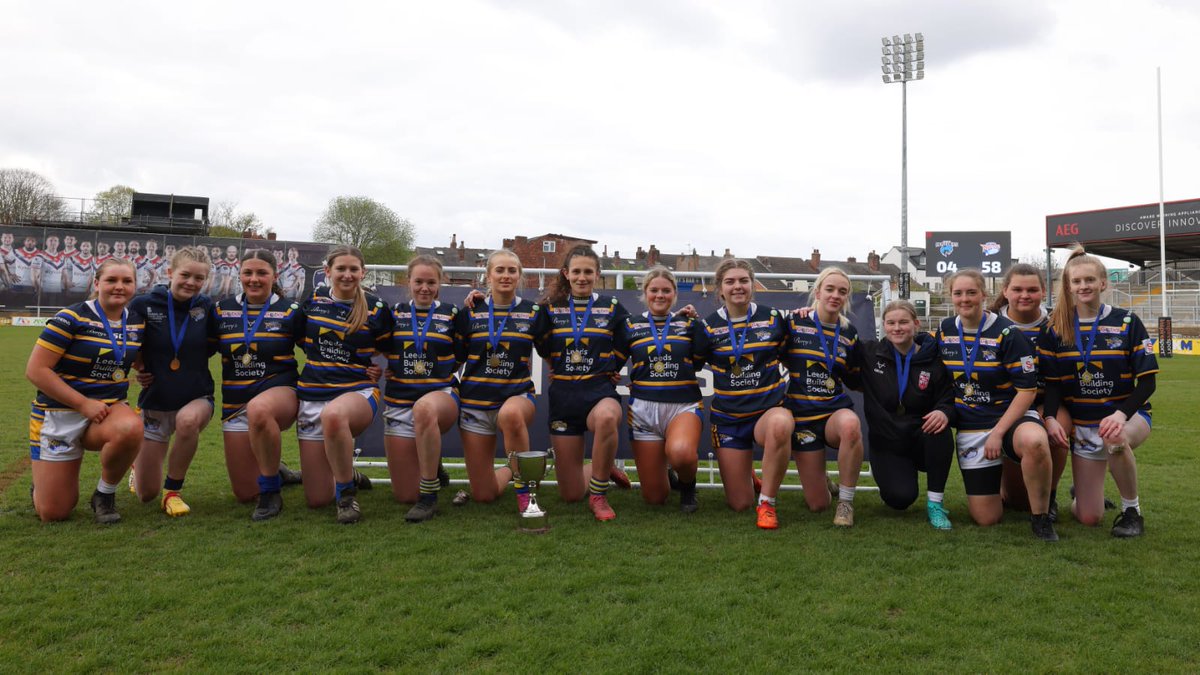 RugbyLeeds's tweet photo. 🏆 𝒞𝐻𝒜𝑀𝒫𝐼𝒪𝒩𝒮!

It is victory for our @leedscitycoll Girls Development Academy, who are the winners of today's @CollegeRL Final🥳

A massive congratulations to @LoisForsell, @ShanLacey99 &amp; the team on their outstanding performance💪

🐾@HalifaxPanthers 4-58 Leeds Rhinos🦏 https://t.co/1iT39kJiy6