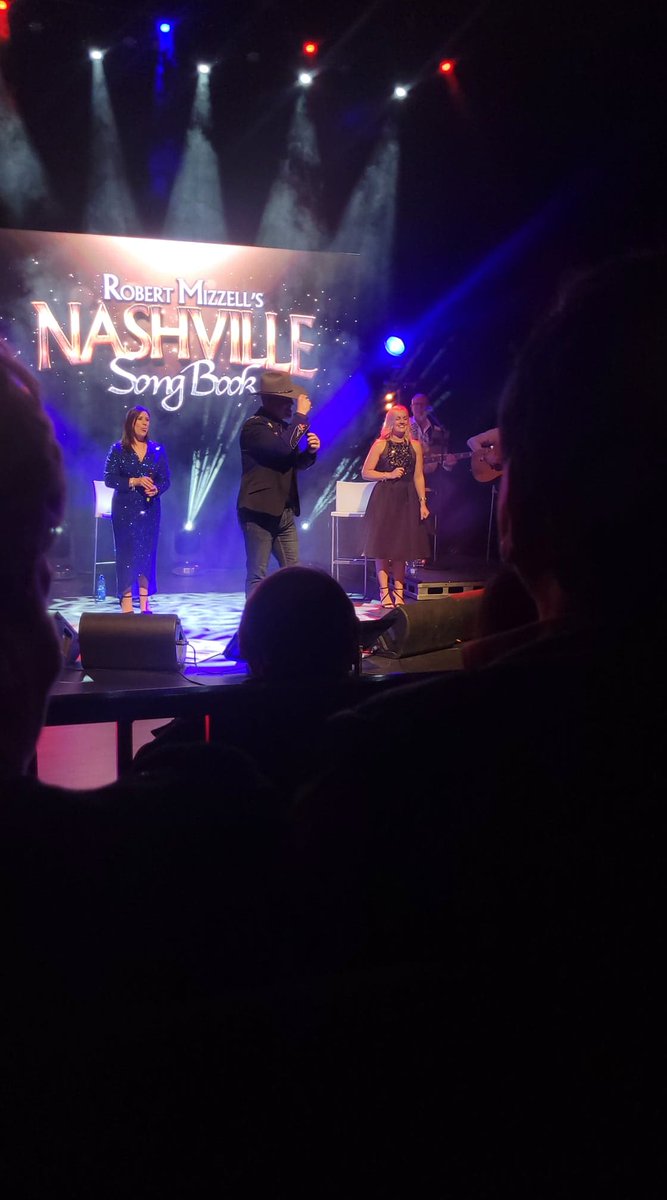 Robert & the artists of The Nashville Songbook Tour last year performing at The Strule Arts Centre, Omagh 💕#RobertMizzell #AdeleMizzell #MattLeavy #NoreenRabbette #KelanBrowne #NashvilleSongbookTour #StruleArtsCentre #Omagh