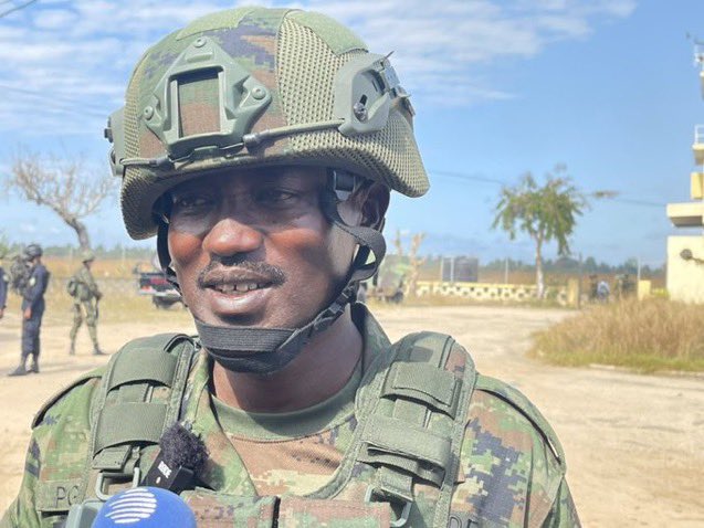 Afande Pascal Muhizi Commander wa Division ya 2 ikorera mu ntara y'Amajyaruguru yatumye ivuzivuzi rishira. 🤫 Nyakubahwa President Paul Kagame yasezeranyije abatuye mu majyaruguru y’u Rwanda ko nta bitero na bimwe bizongera kuva muri Congo ngo bihitane abantu. Akimara kubivuga…