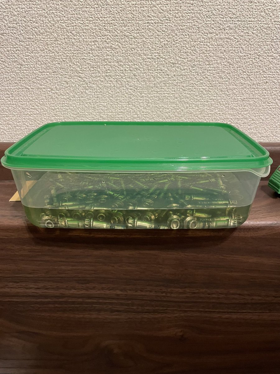 RAYS_WORK's tweet photo. 昨日クエン酸にピアスボルトつけ置きして今日引き上げたらくっそ綺麗なった。

サンポールじゃメッキ剥がれが酷いからクエン酸めちゃめちゃ好きなった。 https://t.co/WGl5vzVSpn