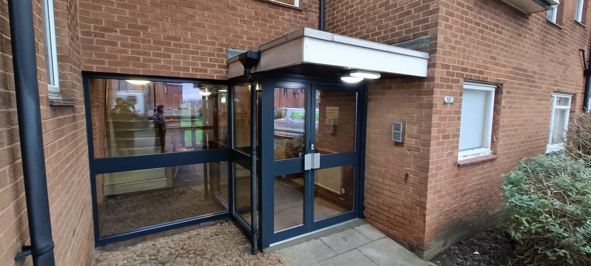 dm2003ltd's tweet photo. Nice little recent door and framing installation by our team https://t.co/wOUnzTUtOX 

#sheffield #rotherham #doncaster 
#aluminumdoors #madeinsheffield 
#doorinstall #doorservicing #teamdm https://t.co/MxSOvYxs0h