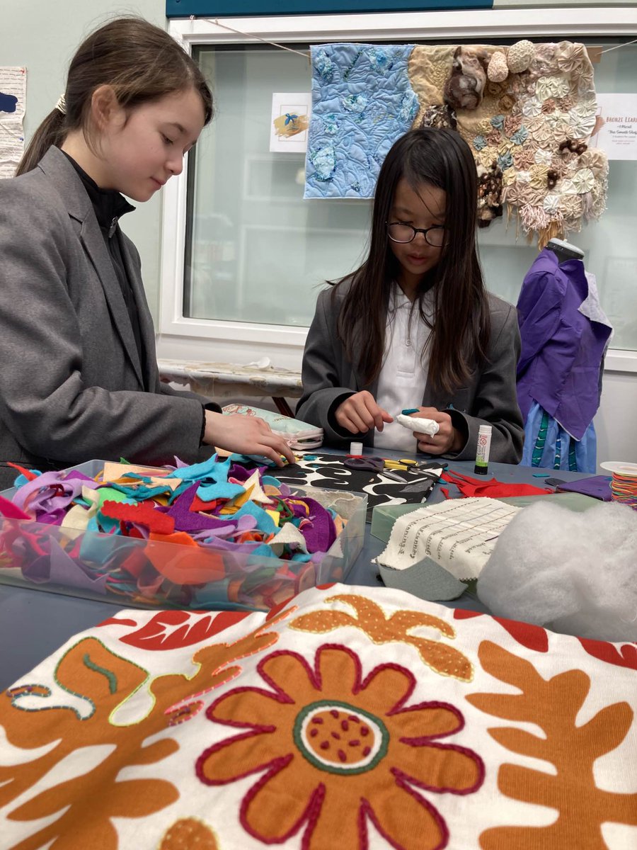 Pins and Needles club is in full s(e)wing! Learn a new skill and start exciting projects! 🧵 Book it here: smpl.is/90phu #Teddington #TeddingtonSchool #ExcellentEducation #GlobalCitizens #HealthyLearners #FutureReady #PinsAndNeedlesClub