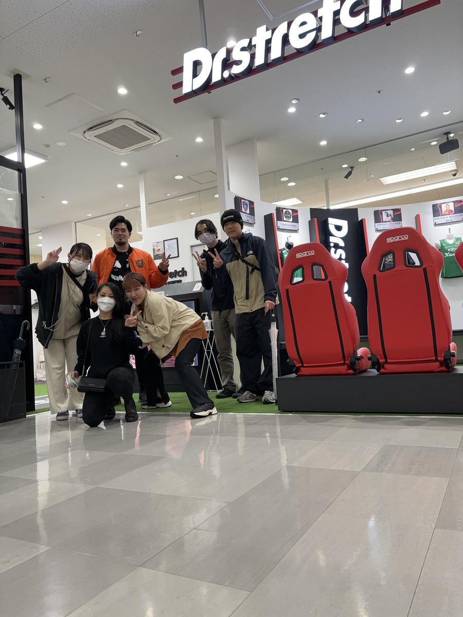 waackaho's tweet photo. 全世界の皆様、お疲れ様です🌞

この度、留学にむけて、会社を退職させていただきました。

3年弱お世話になったこの会社には、一生かけても感謝しきれません。

今後も、会社の皆様が自慢したい存在となれるよう、精進します。

皆様のご多幸をずっと願っております。
本当にありがとうございました✨ https://t.co/cv8O60TWaD