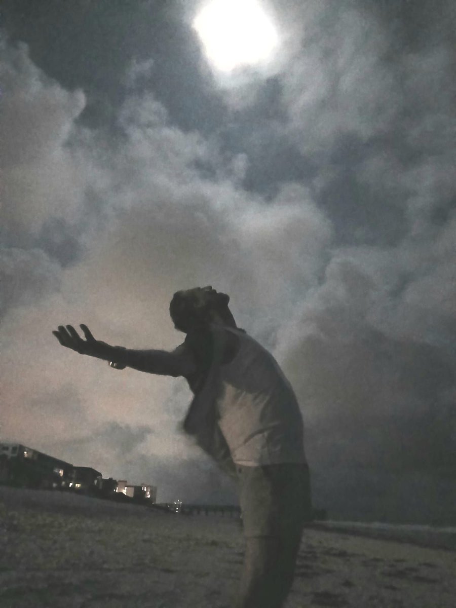 THEzenlarge's tweet photo. On the beach under the full moon.  🌕 😎 

#saltlife #yolo #fullmoon #zenaf #zenlife https://t.co/MF9IGZZMIq