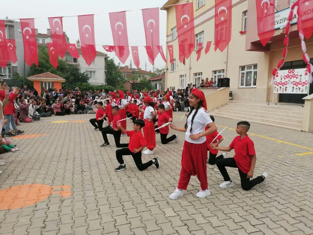 Fevzipasaedirne's tweet photo. 23 Nisan Ulusal Egemenlik ve Çocuk Bayramımız kutlu olsun 🇹🇷 
@edirne_valiligi @Edirne_MEM @Dr_Onderarpaci https://t.co/et8ke6N9N5